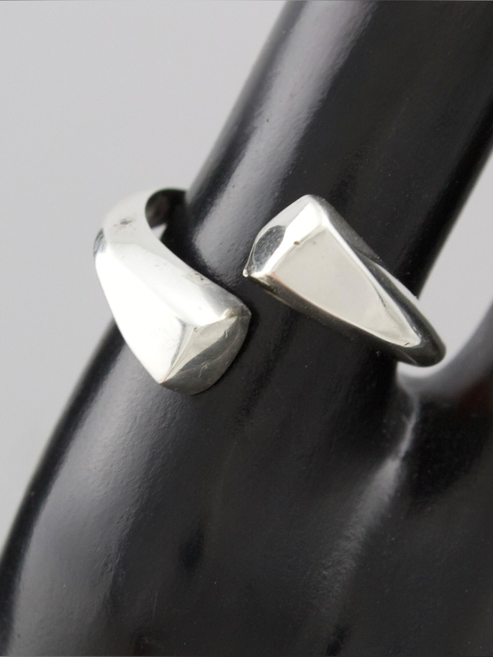 Vintage Modernist Sterling Silver Bypass Ring Size 8 Band 925 Mexico